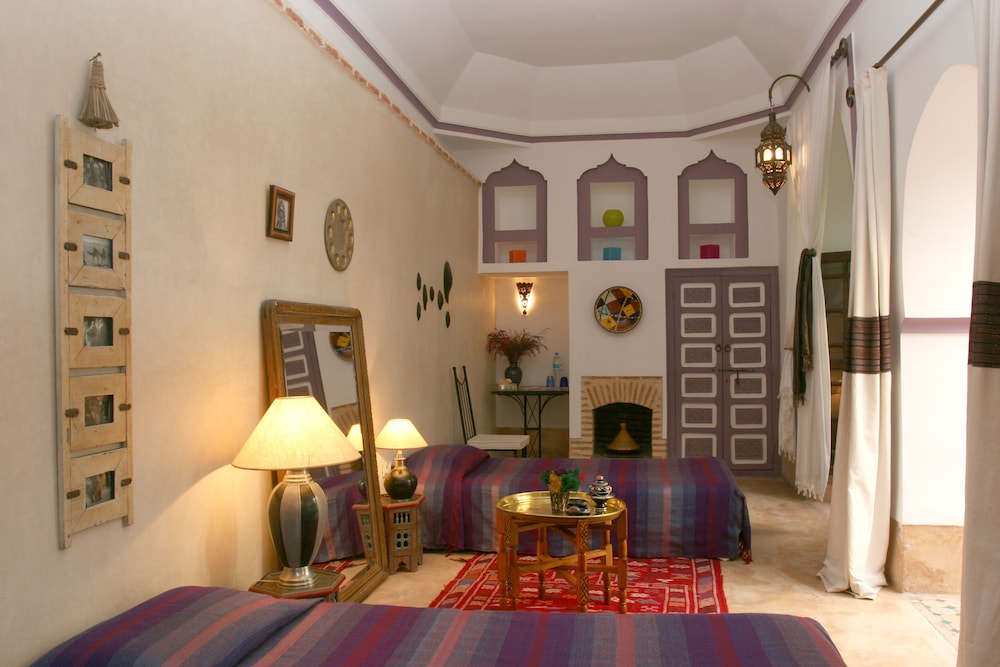 Riad Karmela 39/50