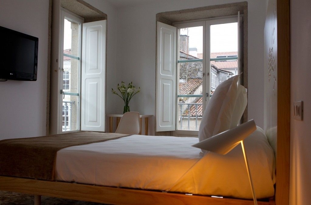 SUPERIOR, DOUBLE OR TWIN BED