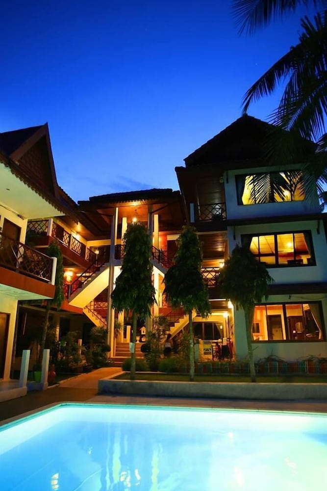 Chaweng Noi Resort 8/69