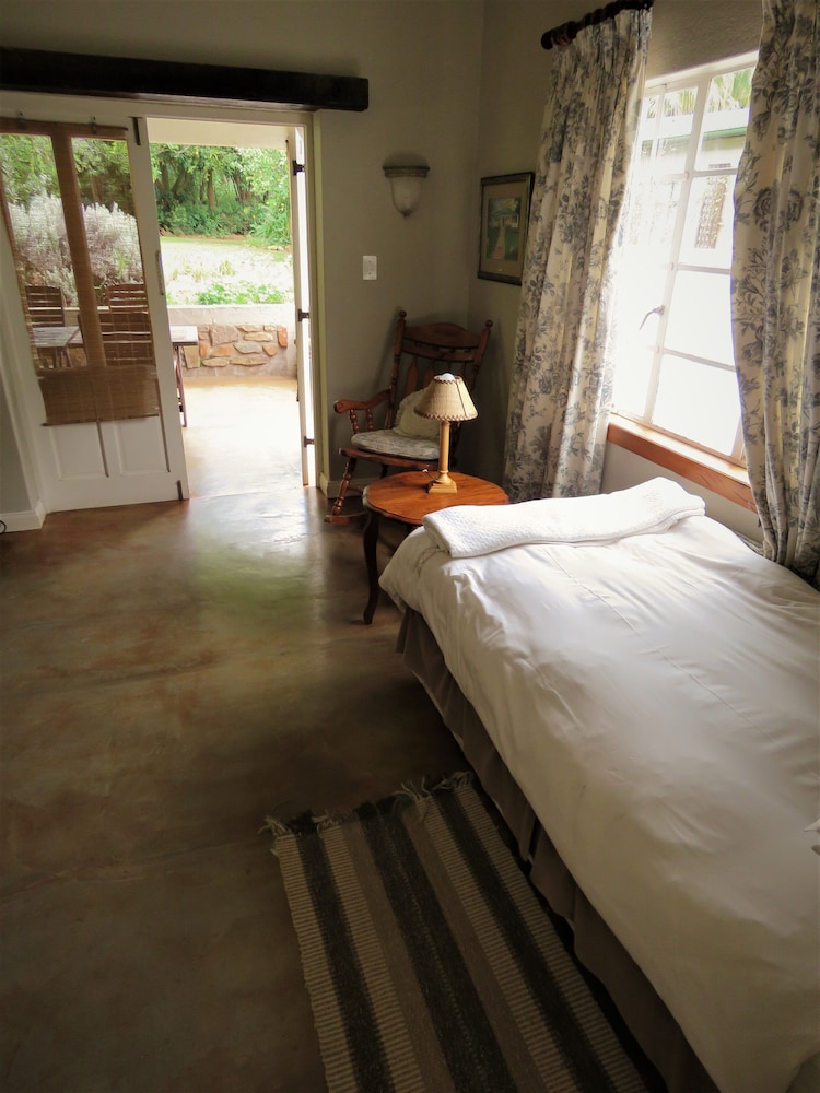 Fountain Baths Guest Cottages 10/42