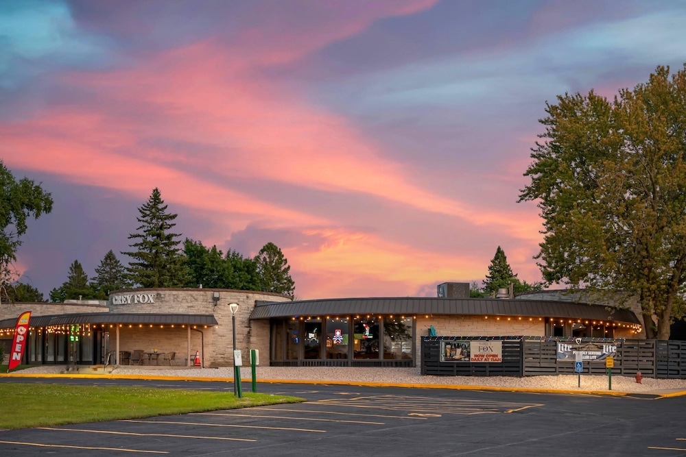 Fairway Inn and Suites Mishicot - Wi 4/50