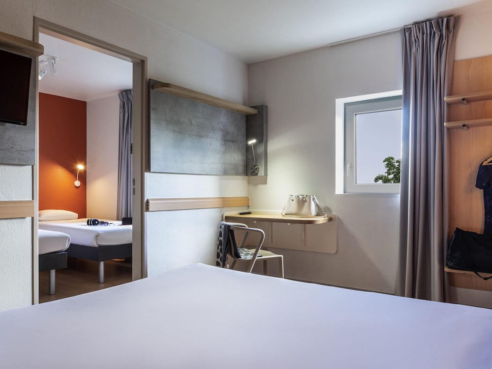Ibis Budget Grigny Centre 14/40