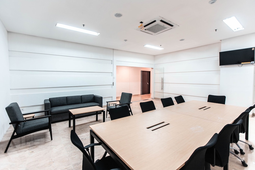 Super OYO Townhouse 1 Hotel Salemba 35/38