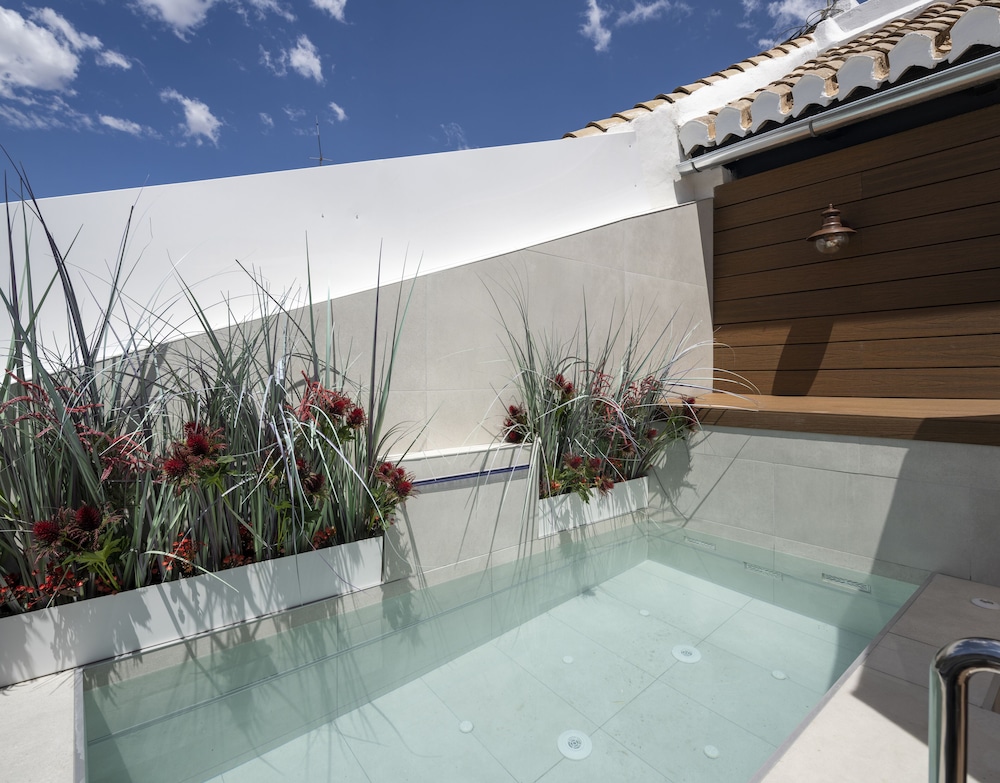 Palatina Concept Suites 66/90
