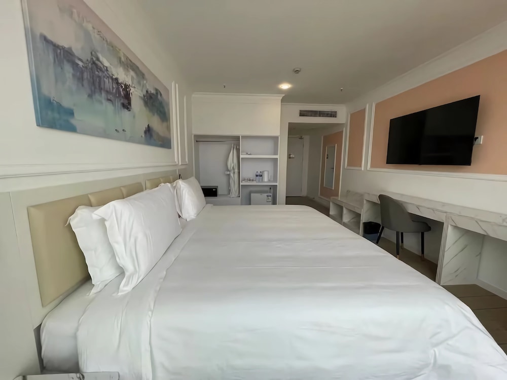 MAGNIFICENT INTERNATIONAL HOTEL 23/56