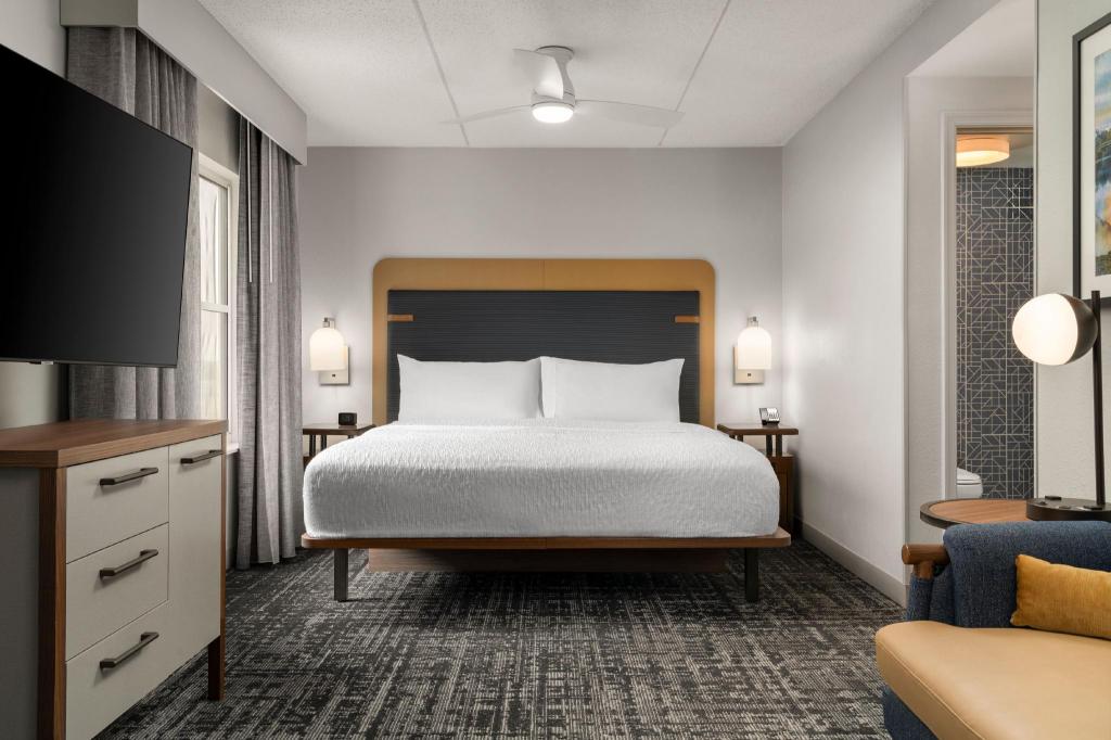 2 Bedrooms, Suite, 2 Double Beds, King Bed, 2 Bathrooms, Sofa, Homewood Suites by Hilton Richmond-Chester 3/6