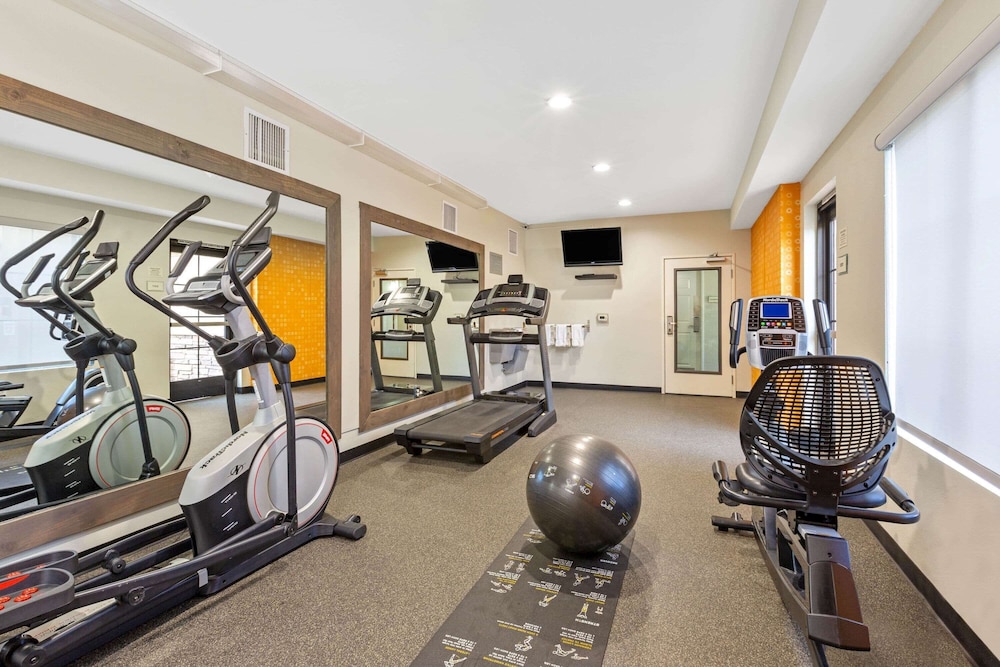 La Quinta Inn & Suites By Wyndham NE Long Beach/Cypress 41/51