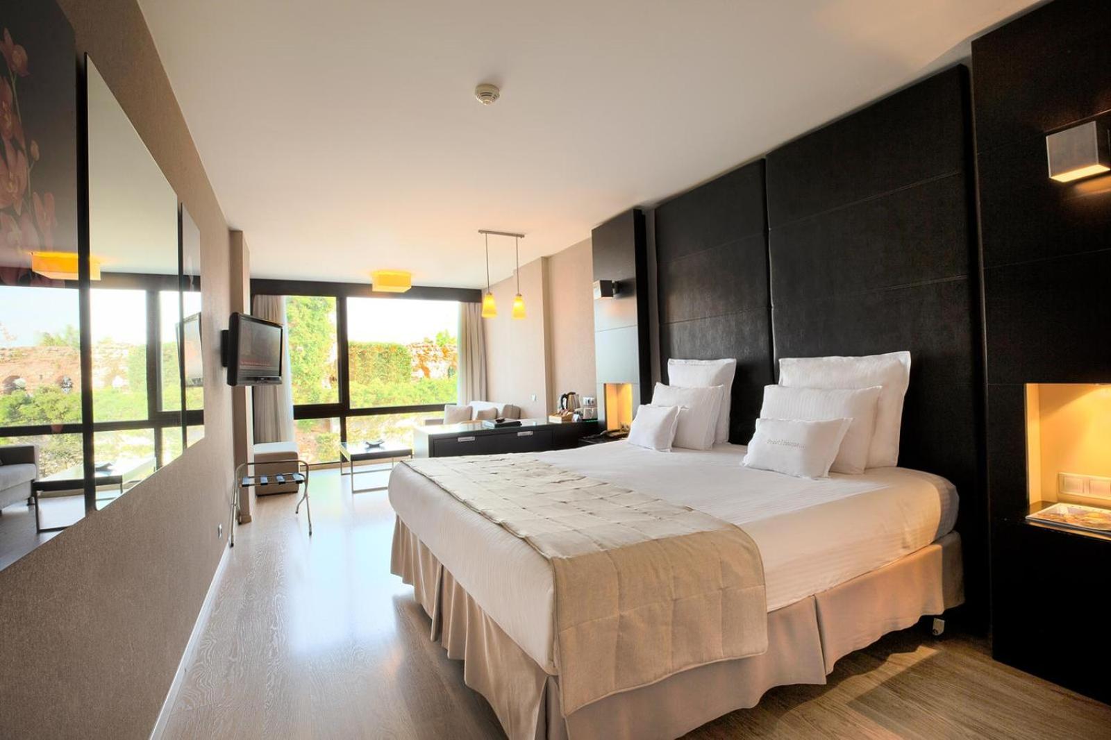 Superior Room Partial Sea View-
