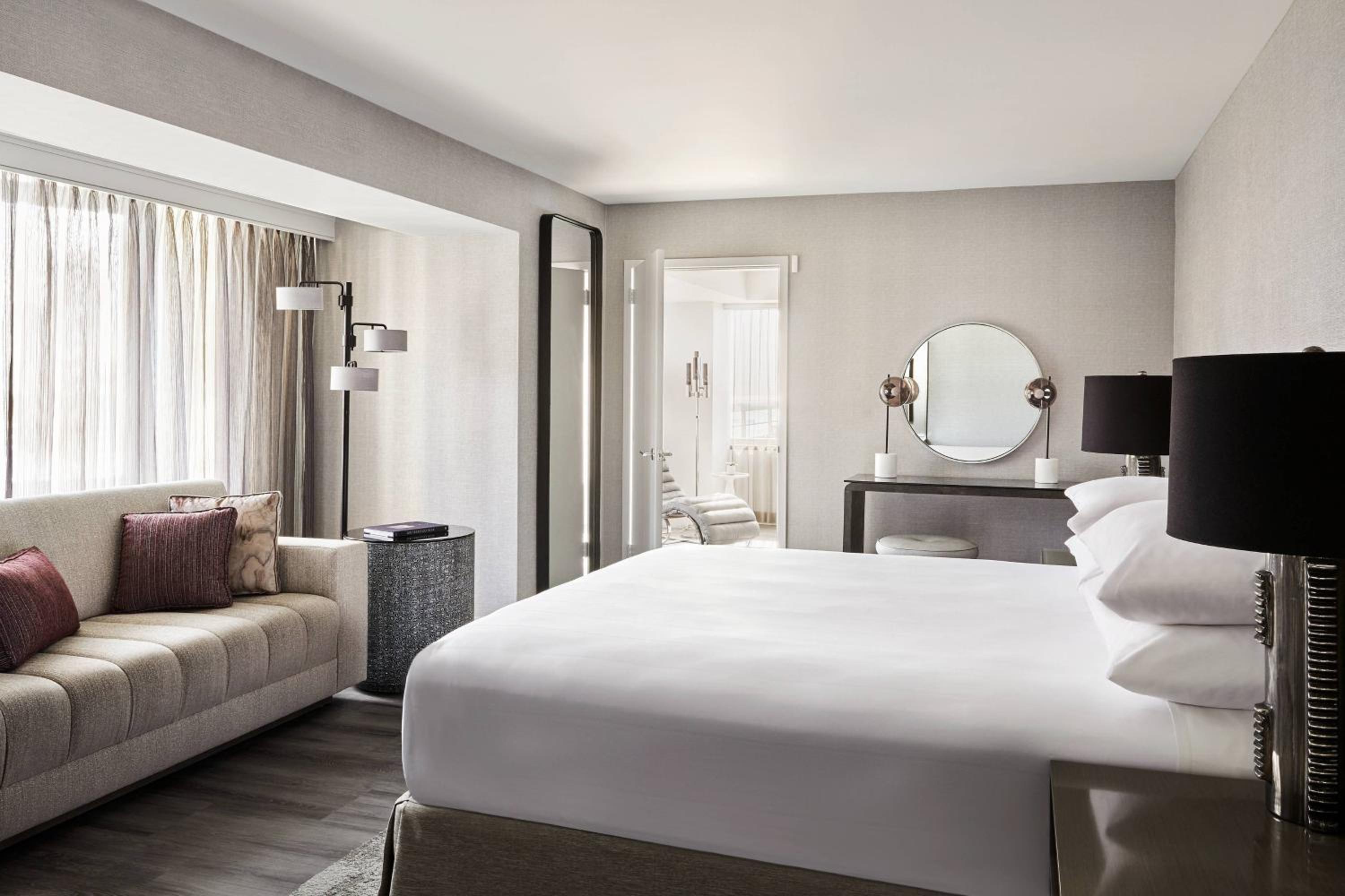 Vice President, Suite, King Bed, Balcony
