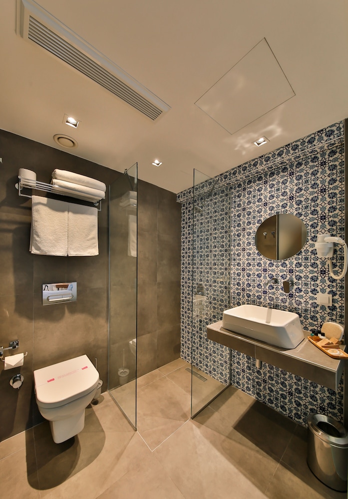 Alilass Hotel 34/36