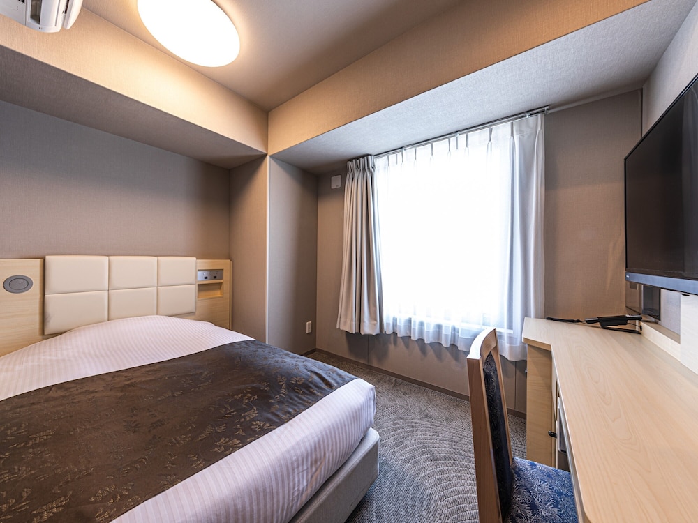 ROOM, QUEEN BED