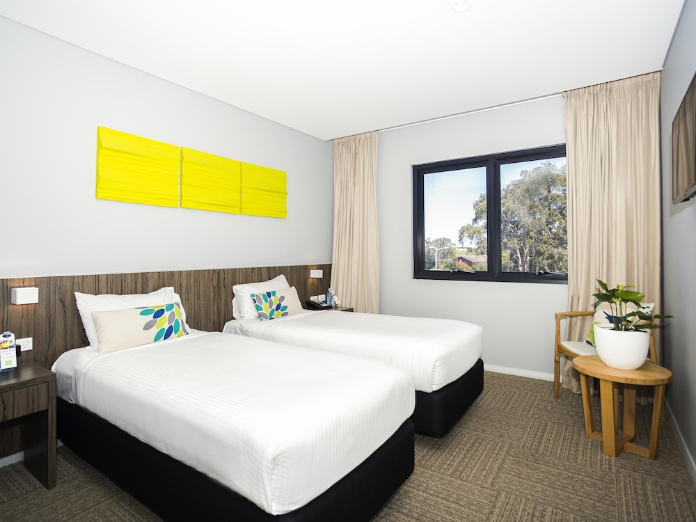 Ibis Styles The Entrance 20/50