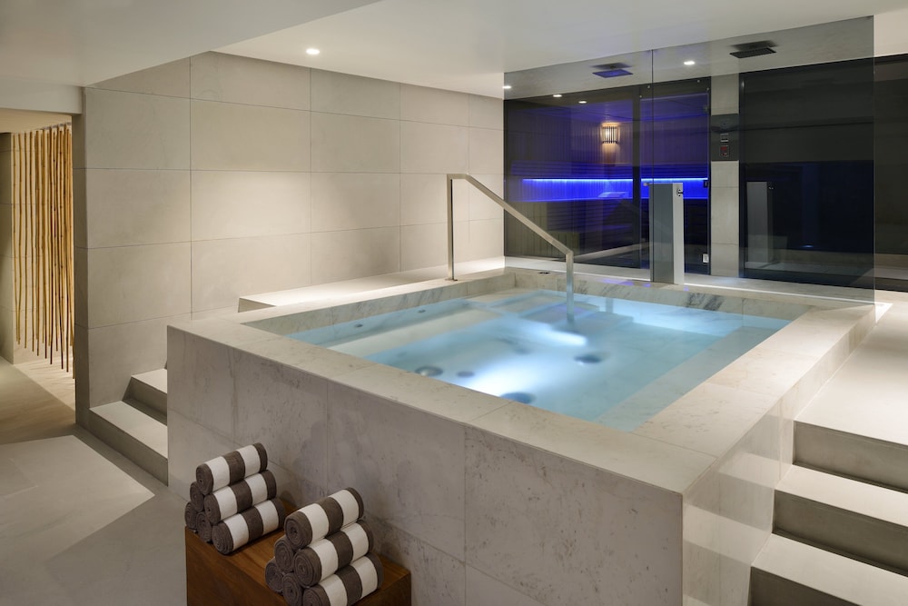 swimming pool spa