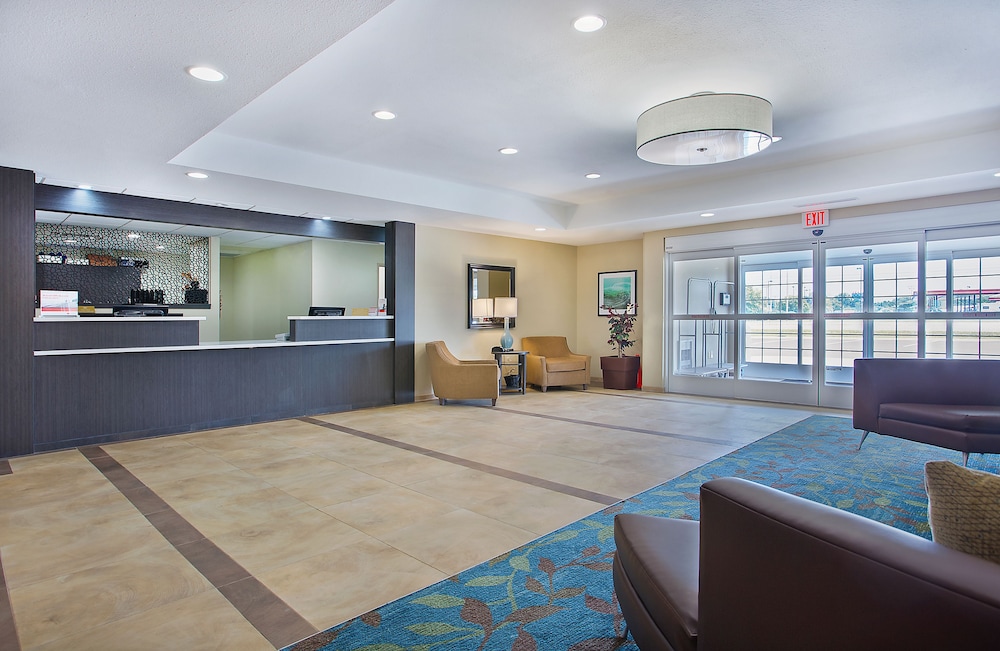Candlewood Suites Oak Grove - Fort Campbell 8/65