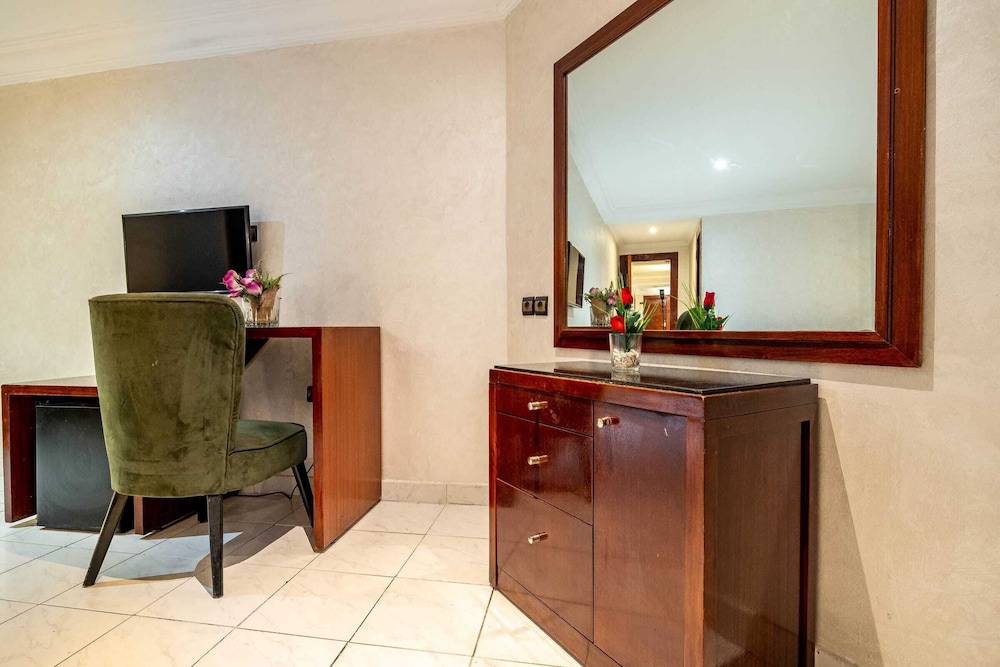 Casablanca Hotel 50/54
