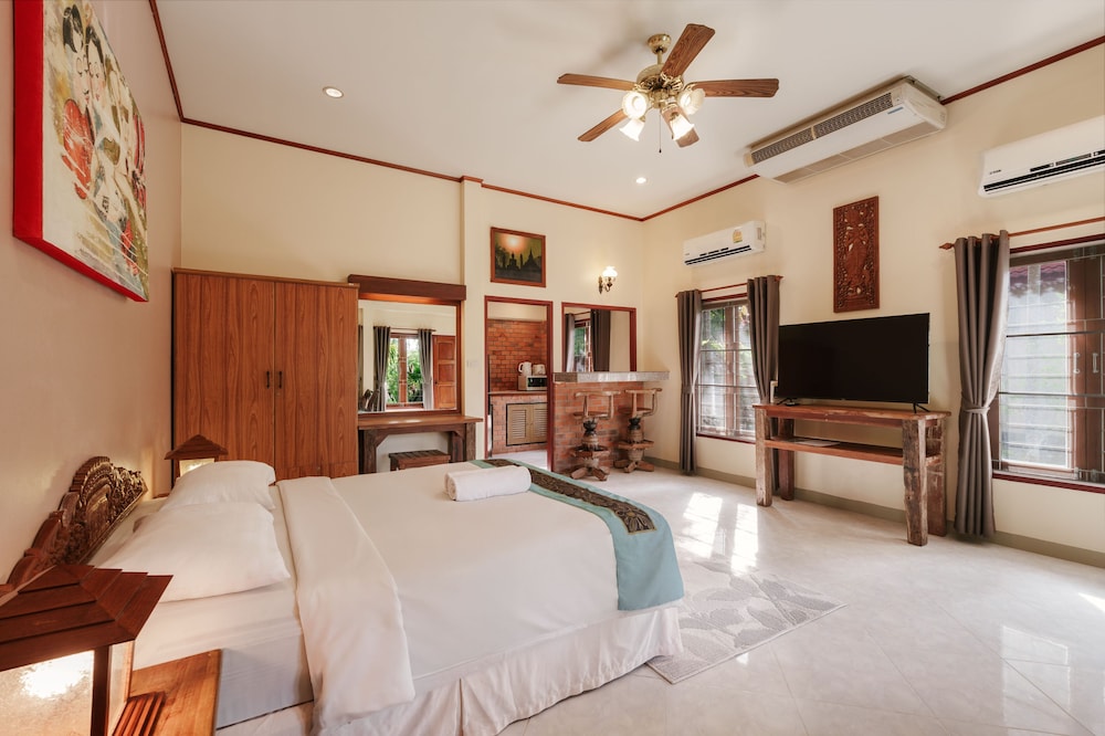 Palm Village 37/67