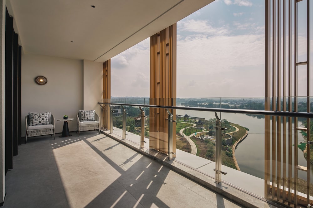 Hyatt Regency Huangshan Hengjiangwan 37/65