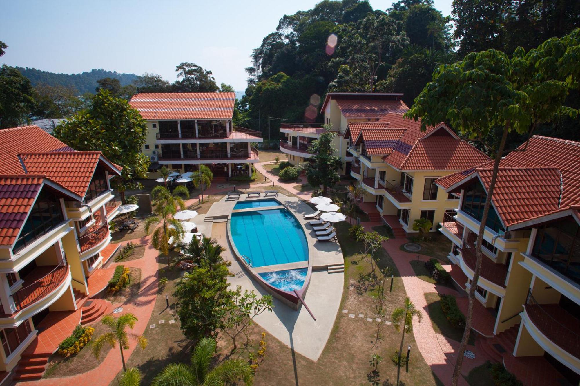Anjungan Beach Resort 42/44
