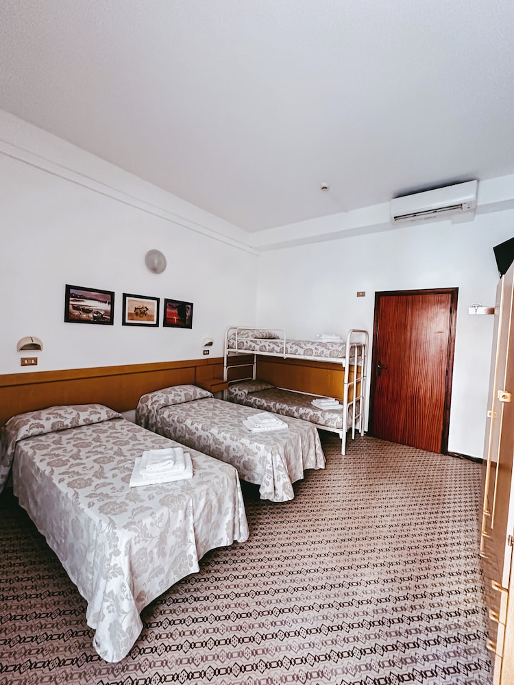 Hotel Paglierani 33/74