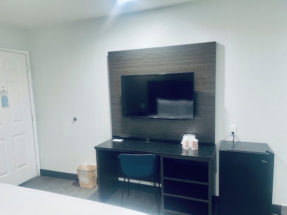 Motel6 San Bernardino, CA - North 44/58