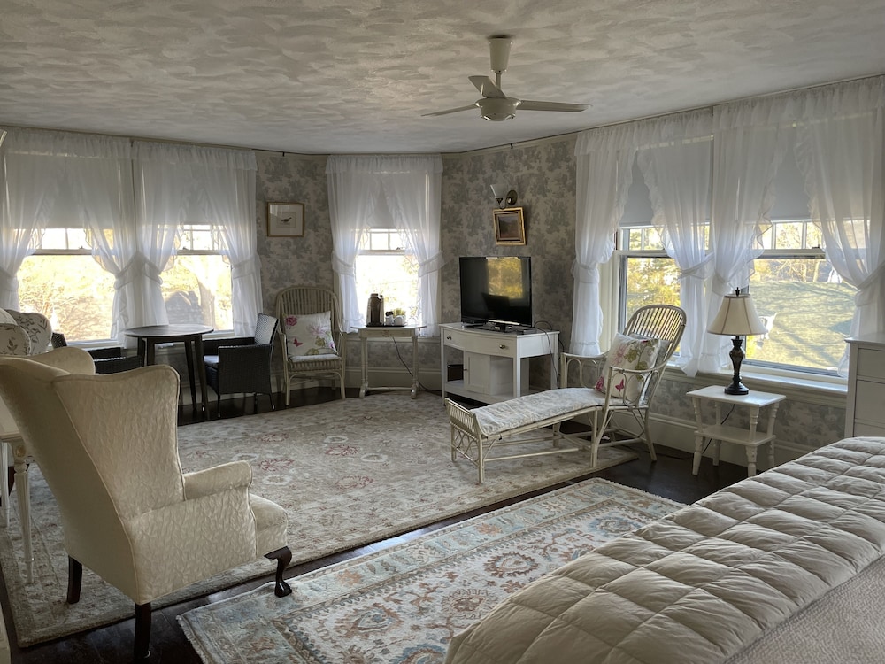 Moseley Cottage Inn and Town Motel 17/50
