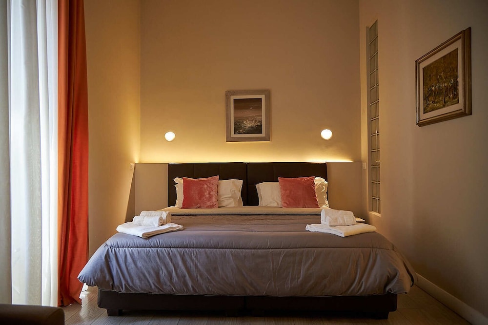 The Roman Empire Guesthouse 15/63