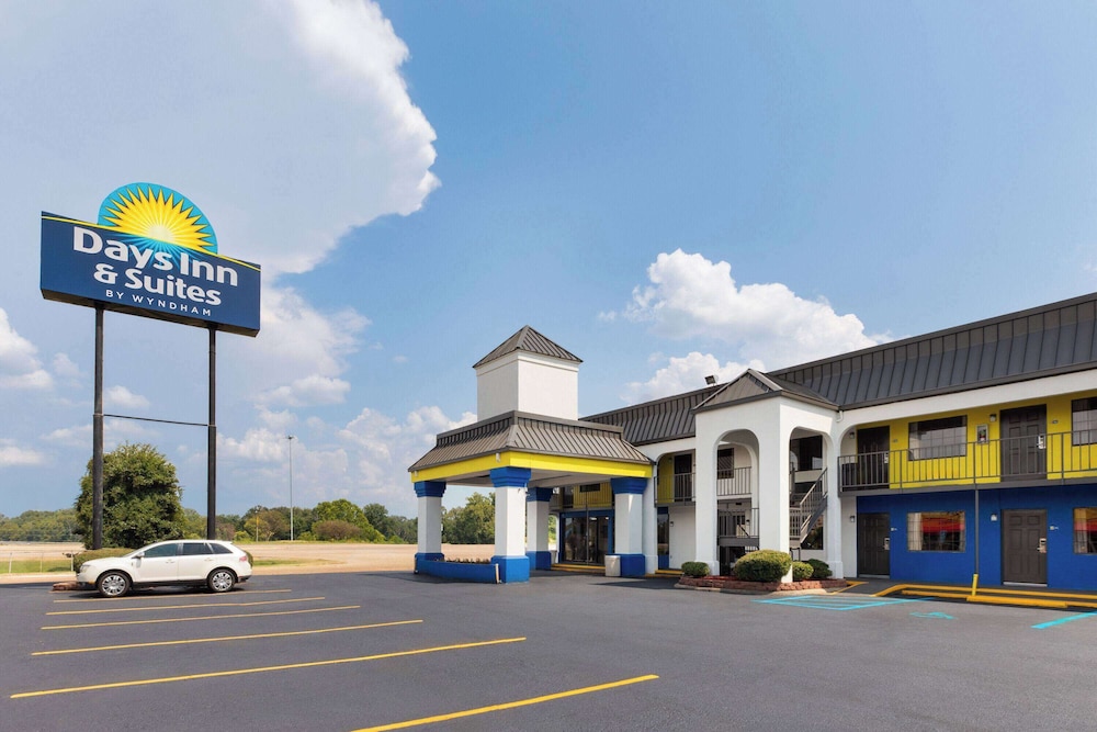Days Inn & Suites By Wyndham Vicksburg 26/33