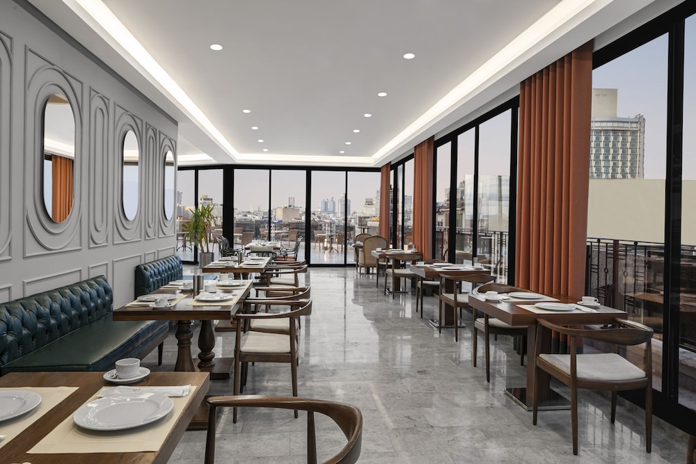 Akka Lush Hotel 36/48