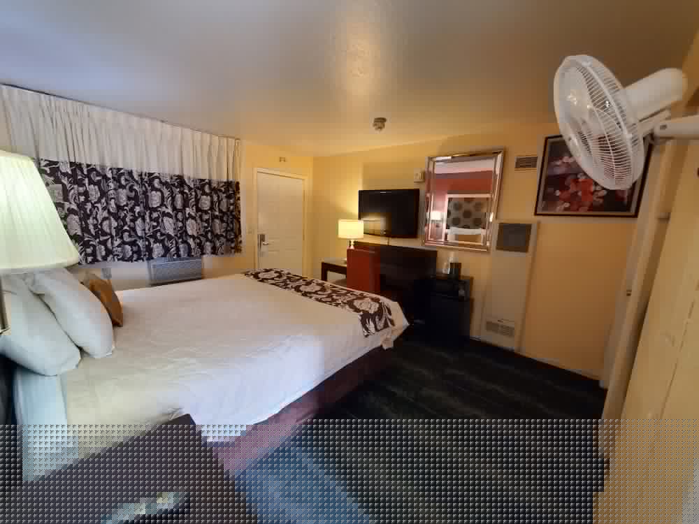 Bluebird Day Inn & Suites 9/68