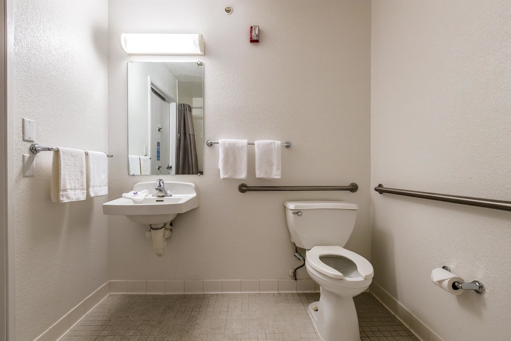 Motel6 West Des Moines, IA 18/52