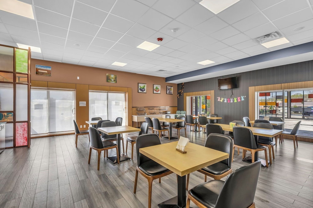 Baymont by Wyndham Kansas City North 17/24