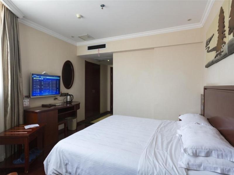 GreenTree Inn Jiangxi Yingtan Railway Station Square Business Hotel 27/58