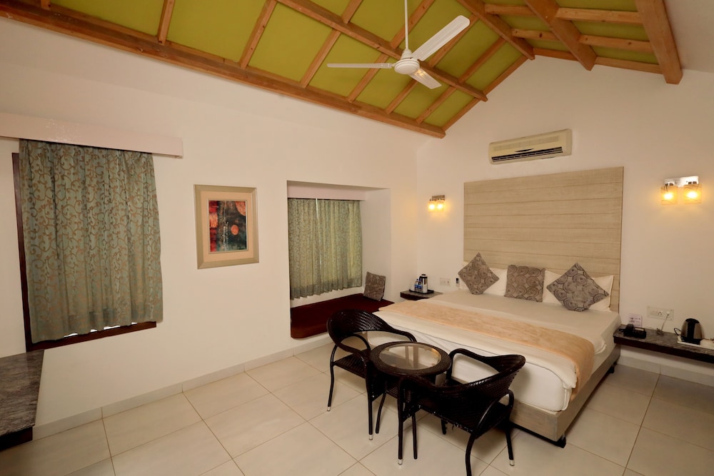 Humming Bird Resort 9/50