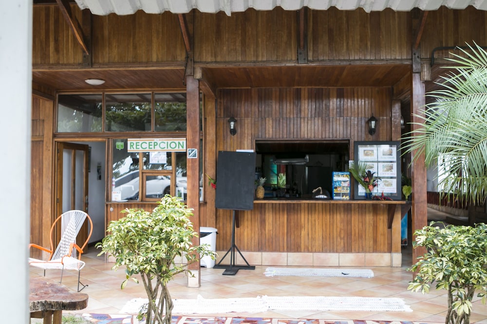 La Isla Inn Hotel 5/52