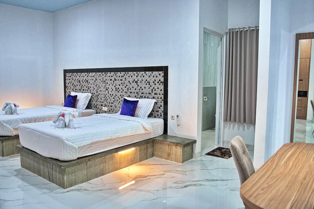 Seamount Hotel 16/50