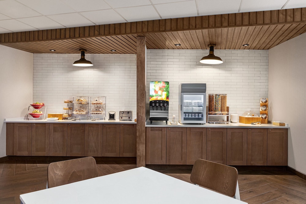 Fairfield Inn & Suites by Marriott Bonita Springs 17/31