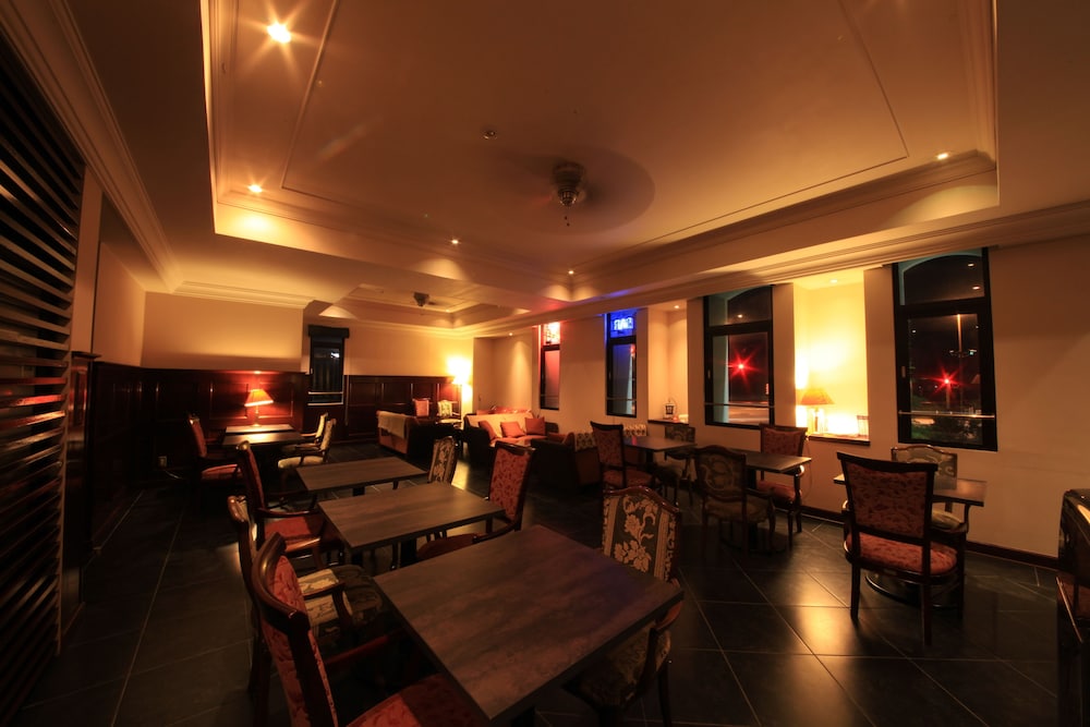 Van Cortlandt Hotel 38/48