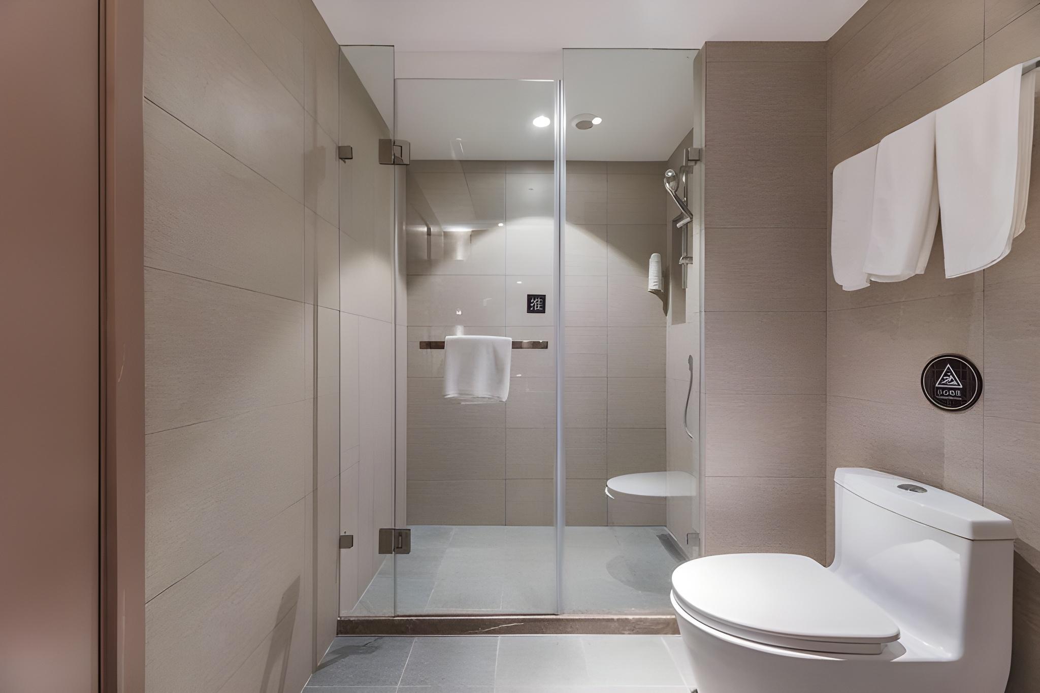 Home Inn Plus (Chongqing Jiefangbei Pedestrian Street) 42/42