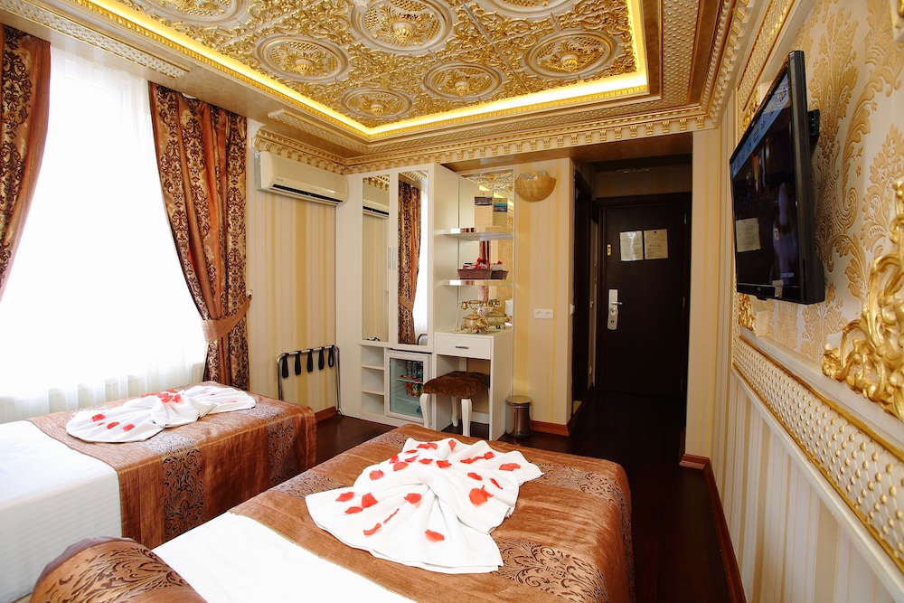 Golden Horn Sirkeci Hotel 12/50