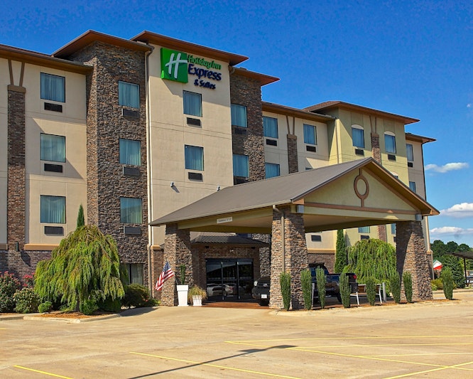 Holiday Inn Express Hotel and Suites Heber Springs 1/30