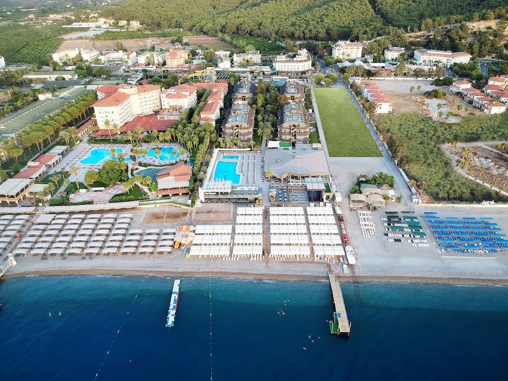 Sailors Beach Club 31/35