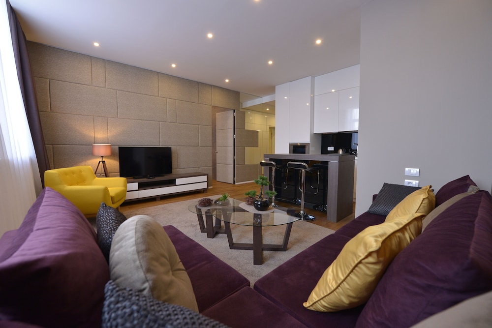 Boutique Rooms 28/50
