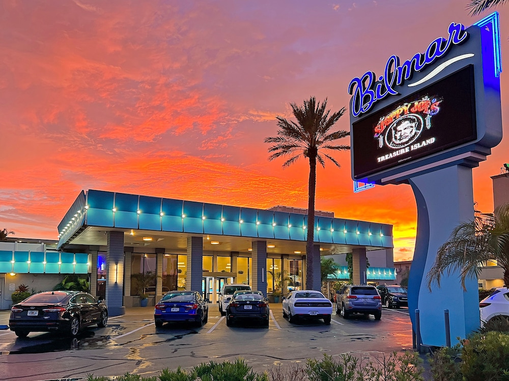 Bilmar Beach Resort in TREASURE ISLAND - FL