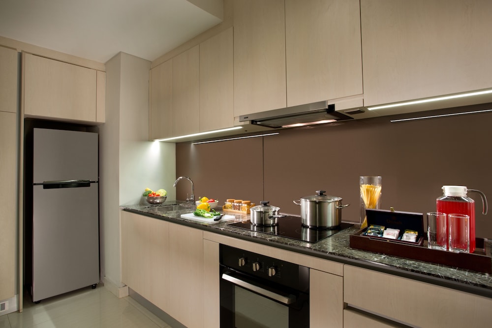 ASCOTT WATERPLACE SURABAYA 61/74