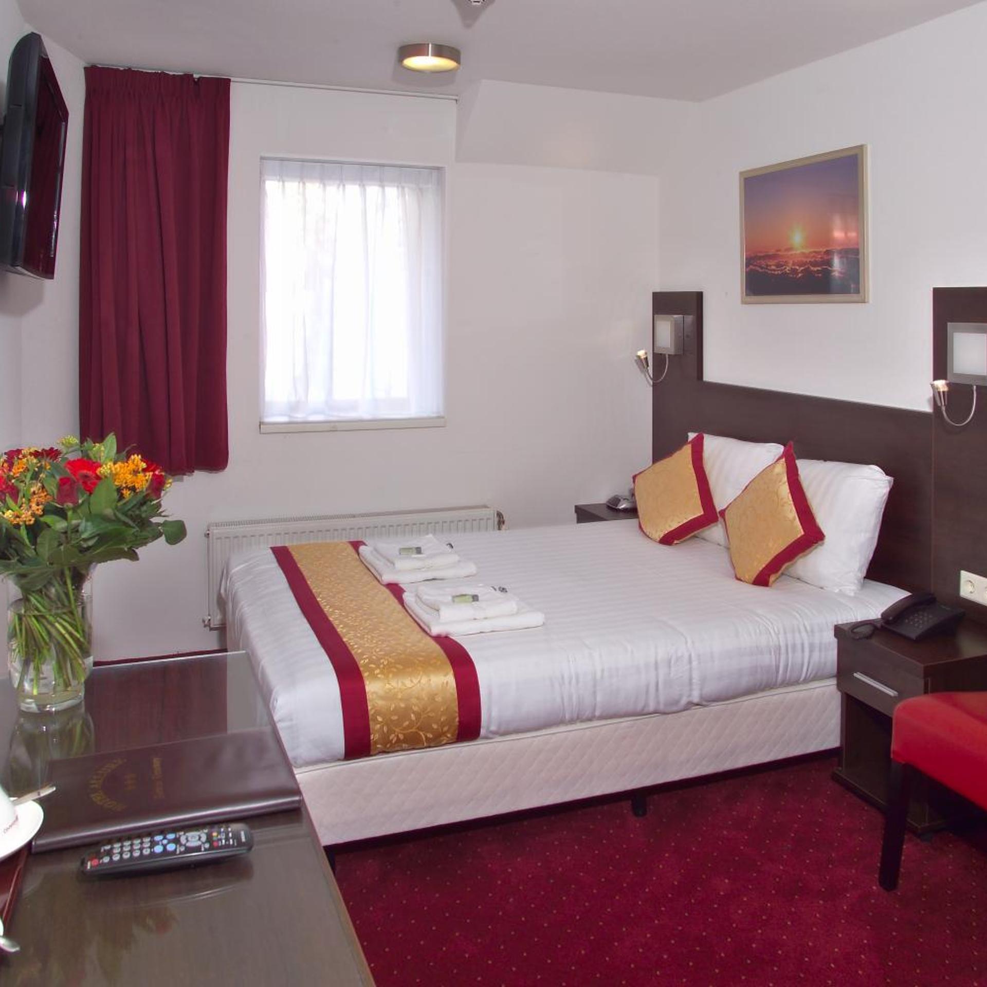 Semi Basement, Budget, Double Bed