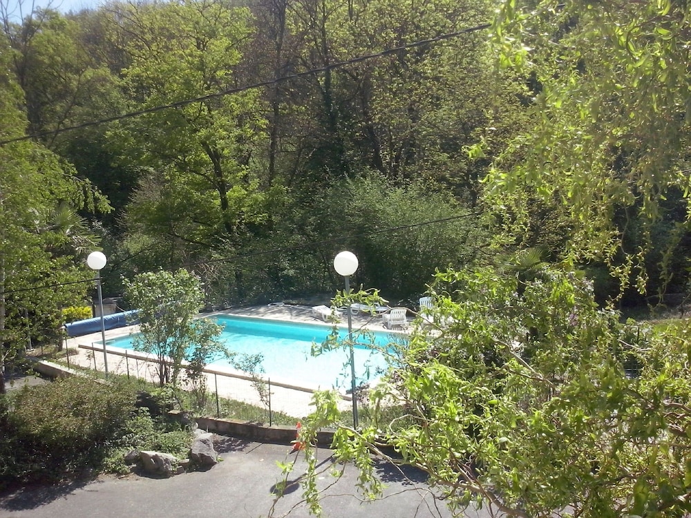 HOTEL LA CASCADE 34/36
