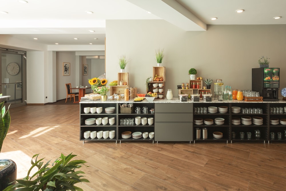 Garner Hotel Stuttgart - Zuffenhausen By IHG 53/61
