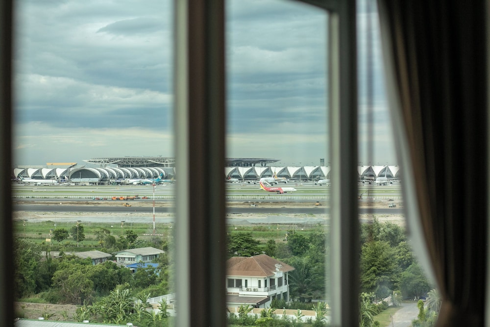 Siam Mandarina Hotel Formerly Grand Inn Come Hotel Suvarnabhumi Airport 69/74