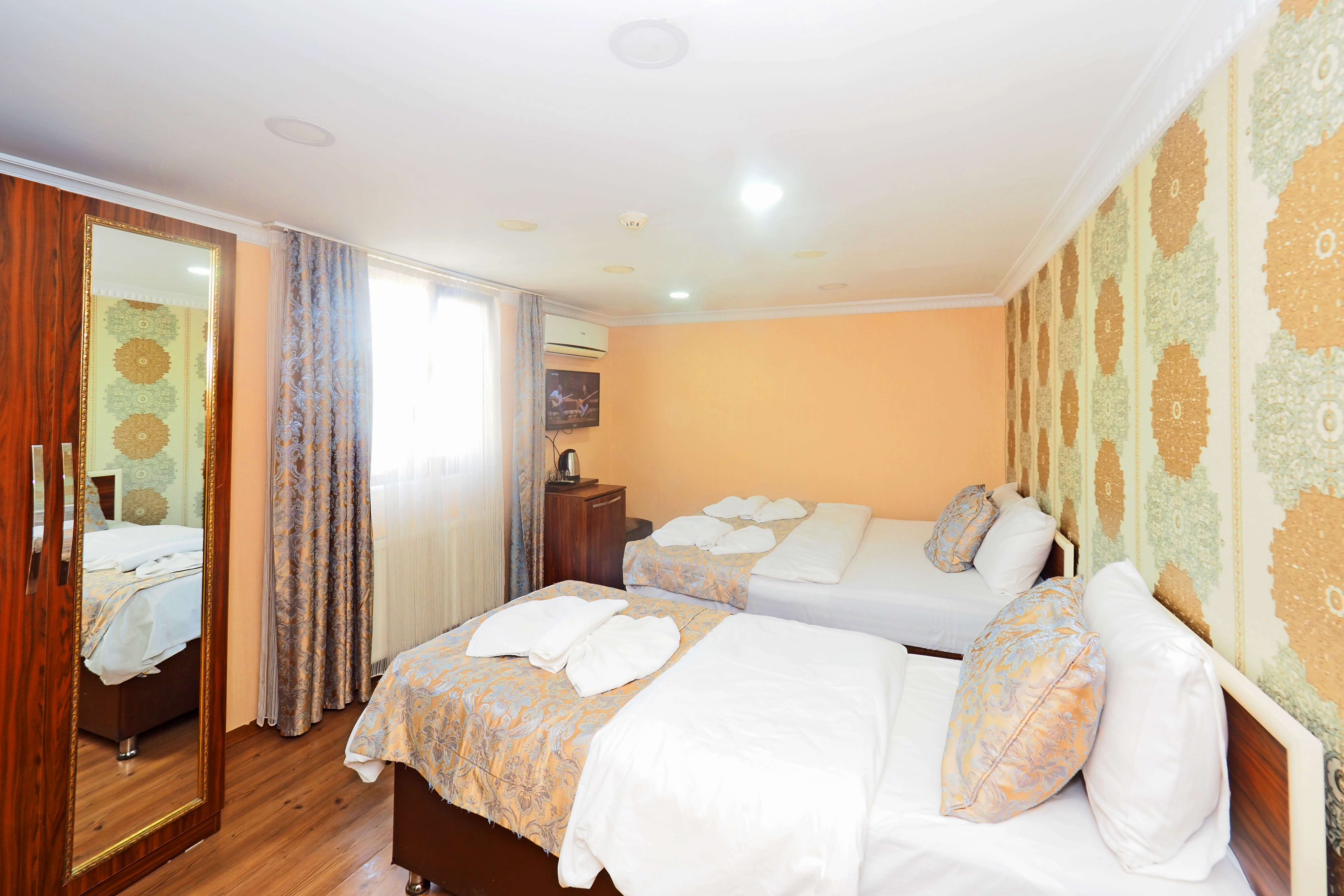 غرفة قياسية ثلاثية، Renova Hotel Fatih 2/5