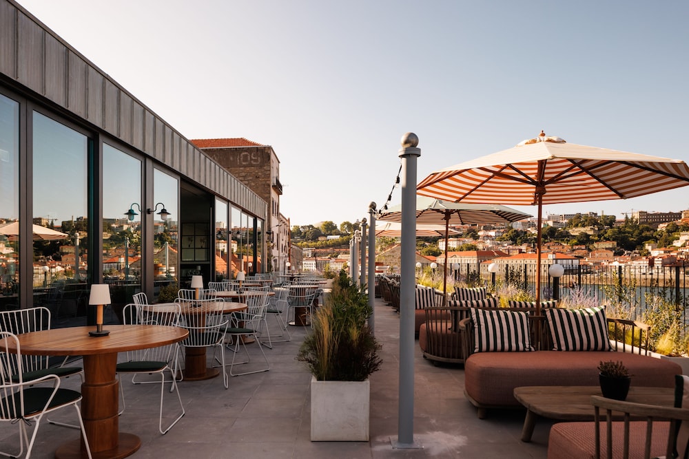 The Rebello Hotel & Spa 64/76